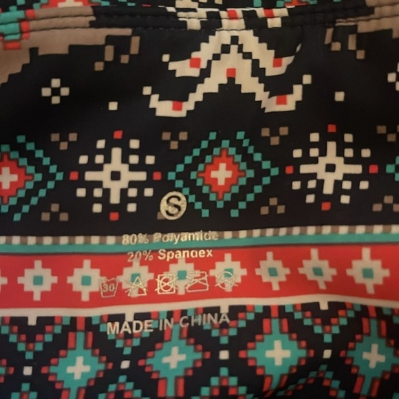NWOT Christmas leggings w/ reindeers, poinsettias, snowflakes, and trees. XS - Picture 6 of 6